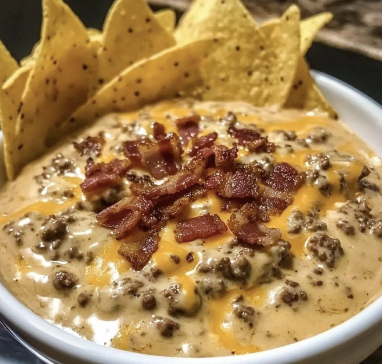 Sizzling Bacon Cheeseburger Queso Dip